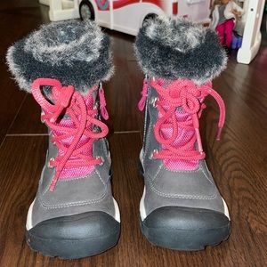 Excellent condition Toddler size 9 Keen Snowboots